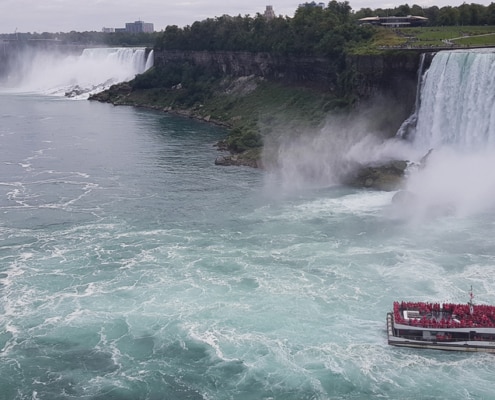 Niagara Falls Tours from Toronto. Daily Toronto to Niagara Falls Bus Tour.