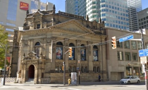 Niagara Falls Tours from the Hockey Hall of Fame Near King Station. Located at 30 Yonge St, Toronto