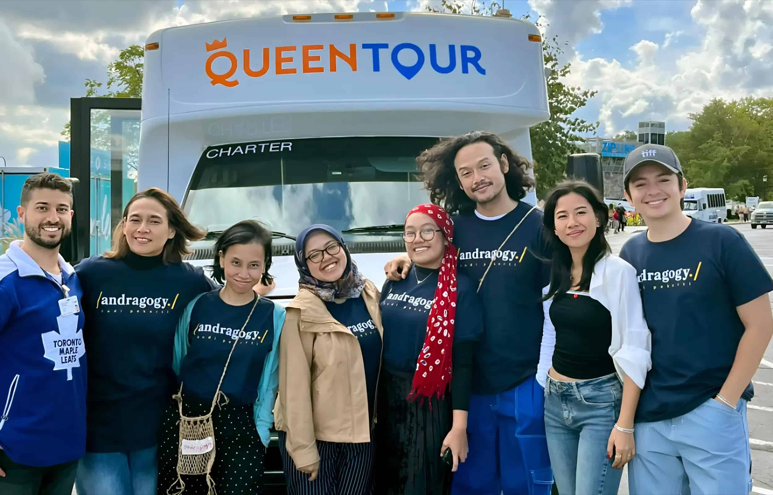 Niagara Falls Tour Group with Queen Tour From Toronto